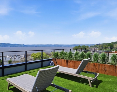 25 South Riverside Avenue - Photo Thumbnail 13