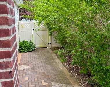 28 Rocco Drive - Photo Thumbnail 8