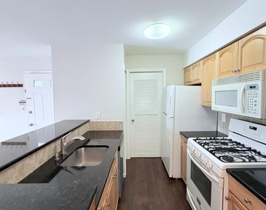 60 Lear Court - Photo Thumbnail 2