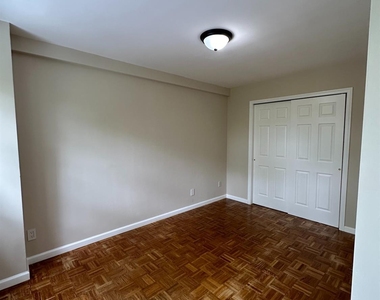 123 S Adelaide Avenue - Photo Thumbnail 5