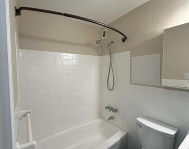 123 S Adelaide Avenue - Photo Thumbnail 9