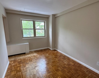 123 S Adelaide Avenue - Photo Thumbnail 10