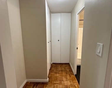 123 S Adelaide Avenue - Photo Thumbnail 8