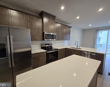 4928 Dunhaven Drive - Photo Thumbnail 31