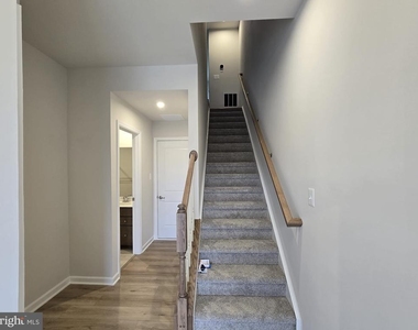 4928 Dunhaven Drive - Photo Thumbnail 2