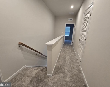 4928 Dunhaven Drive - Photo Thumbnail 11