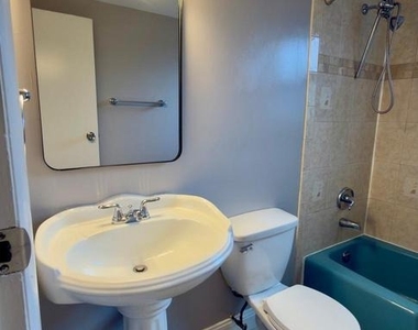 556 Orchard Street Nw - Photo Thumbnail 14