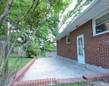 556 Orchard Street Nw - Photo Thumbnail 15