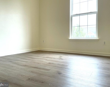 2540 Banshire Drive - Photo Thumbnail 44