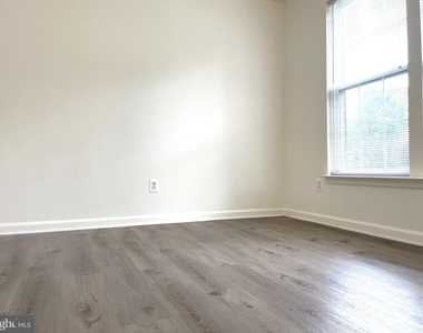2540 Banshire Drive - Photo Thumbnail 46