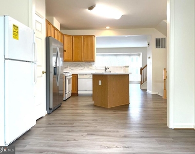 2540 Banshire Drive - Photo Thumbnail 11