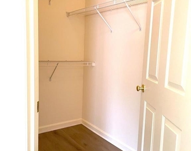 2540 Banshire Drive - Photo Thumbnail 31