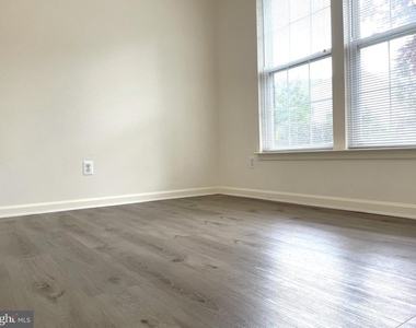 2540 Banshire Drive - Photo Thumbnail 45