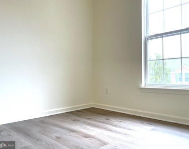 2540 Banshire Drive - Photo Thumbnail 37