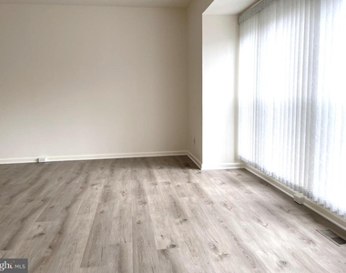 2540 Banshire Drive - Photo Thumbnail 16