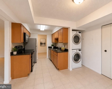 10204 Bushman Drive - Photo Thumbnail 5