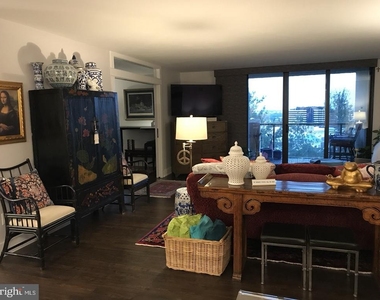 1101 S Arlington Ridge Road S - Photo Thumbnail 62