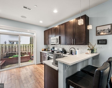 1014 S Bouvier Street - Photo Thumbnail 5
