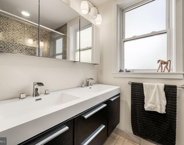 1014 S Bouvier Street - Photo Thumbnail 12