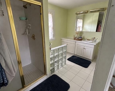 321 Surrey Road - Photo Thumbnail 19