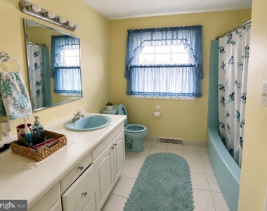 321 Surrey Road - Photo Thumbnail 16