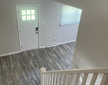 106 Carolina Avenue - Photo Thumbnail 5