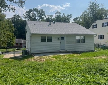 106 Carolina Avenue - Photo Thumbnail 16