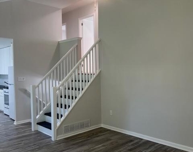 106 Carolina Avenue - Photo Thumbnail 6