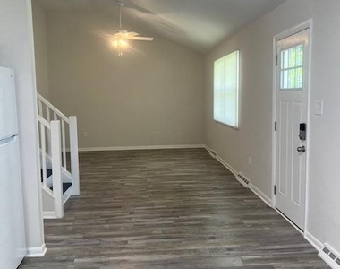 106 Carolina Avenue - Photo Thumbnail 8