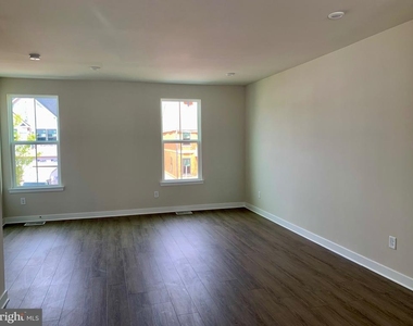 65 Rosemary Way - Photo Thumbnail 8