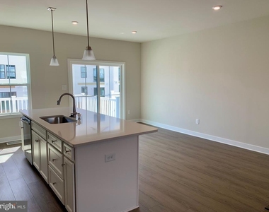 65 Rosemary Way - Photo Thumbnail 5
