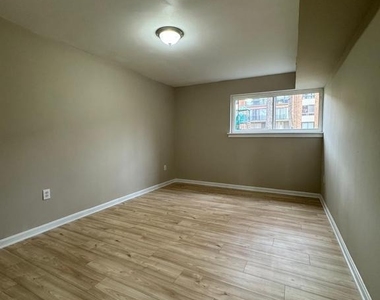 8433 Greenbelt Road - Photo Thumbnail 7