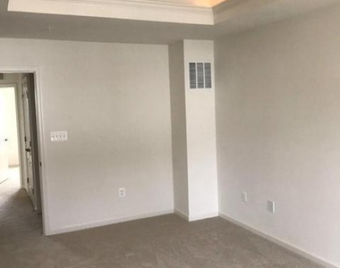 9513 Mary Geneva Lane - Photo Thumbnail 5