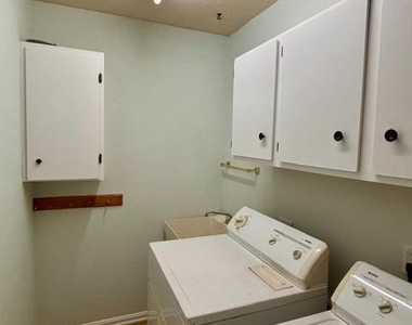 16 Colgate Drive - Photo Thumbnail 12