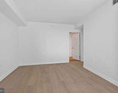555 Massachusetts Avenue Nw - Photo Thumbnail 19