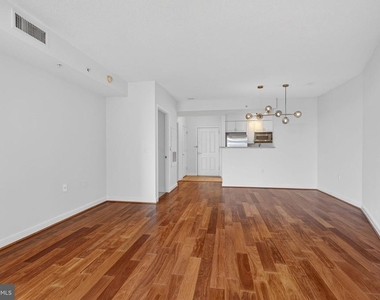 555 Massachusetts Avenue Nw - Photo Thumbnail 7