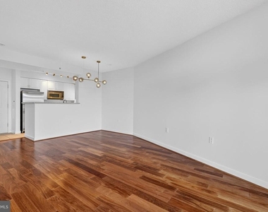 555 Massachusetts Avenue Nw - Photo Thumbnail 8