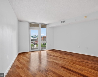555 Massachusetts Avenue Nw - Photo Thumbnail 6