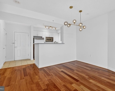 555 Massachusetts Avenue Nw - Photo Thumbnail 9