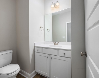 335 E Pine Avenue - Photo Thumbnail 11