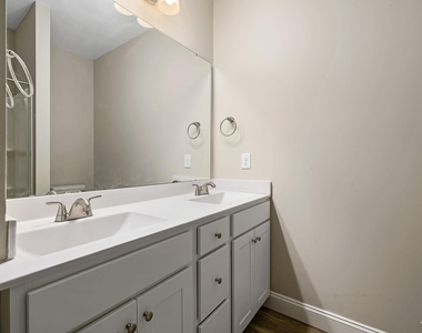 335 E Pine Avenue - Photo Thumbnail 22