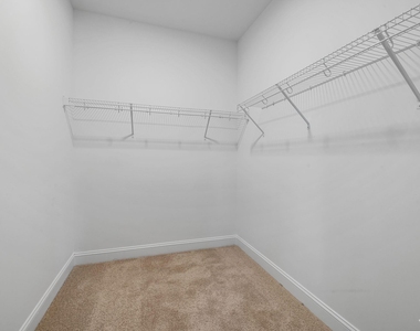 335 E Pine Avenue - Photo Thumbnail 17