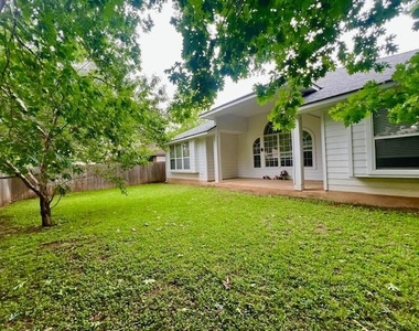 2323 Little Elm Trl - Photo Thumbnail 16