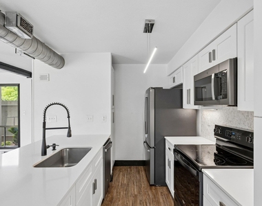 100 Lido Cir - Photo Thumbnail 14
