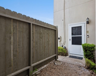 100 Lido Cir - Photo Thumbnail 13