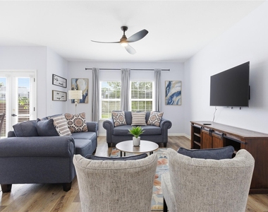 7510 Lazy Creek Dr - Photo Thumbnail 6