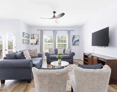 7510 Lazy Creek Dr - Photo Thumbnail 28