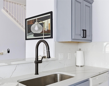 7510 Lazy Creek Dr - Photo Thumbnail 29