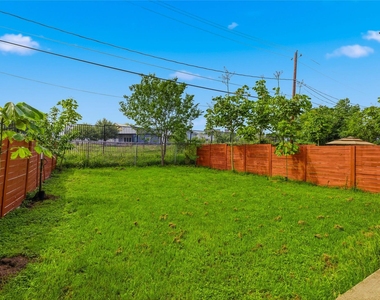 7510 Lazy Creek Dr - Photo Thumbnail 5