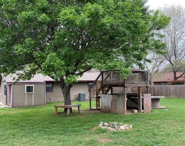 805 Laurel St - Photo Thumbnail 11